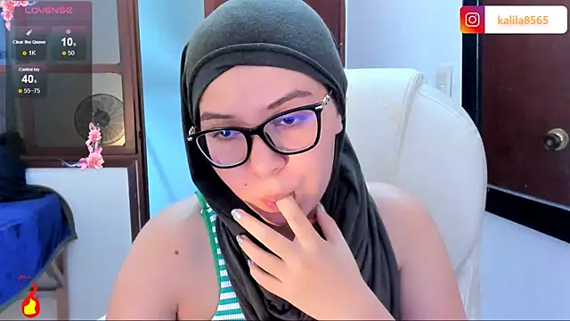 MatchedEyebrow online show from September 26, 2025, 9:10 pm