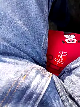 feet toes online show from February 20, 2025, 1:19 pm