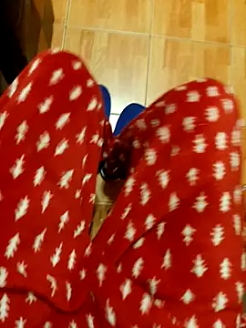 feet toes online show from November 12, 2025, 12:59 am