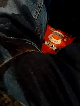 feet toes online show from January 20, 2025, 4:23 pm