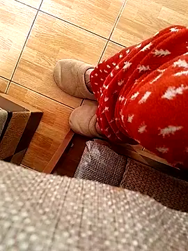 feet toes online show from March 5, 2025, 5:29 am