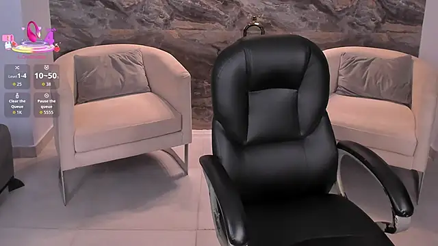 MadelineFox online show from April 15, 2026, 8:42 am