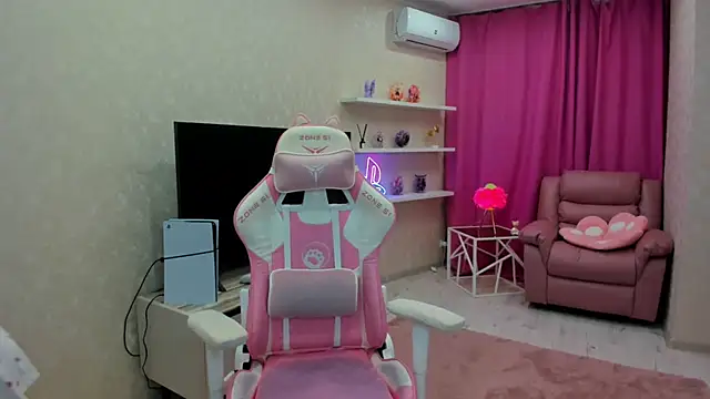 RedLipse online show from February 11, 2026, 3:17 am