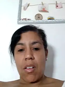 Snapshot of Molly_newman6 chatting on May 31, 2026, 10:54 am Molly newman6 online show from May 31, 2026, 10:54 am