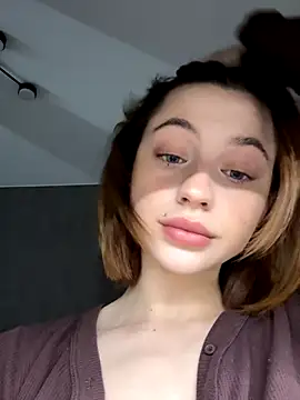 Snapshot of Camilla_Railian chatting on October 3, 2025, 7:04 pm Camilla Railian online show from October 3, 2025, 7:04 pm