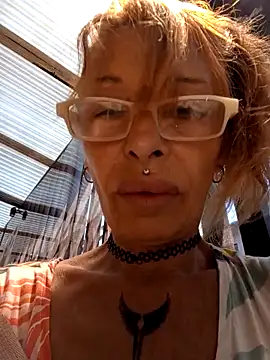 FrozenWaffle online show from November 25, 2025, 3:23 pm