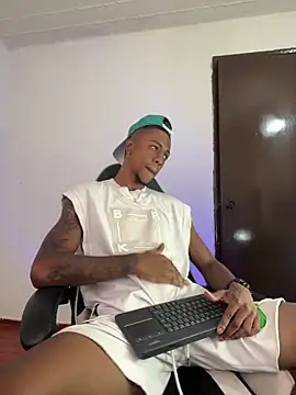 YeremiBrowm online show from March 5, 2025, 3:51 pm