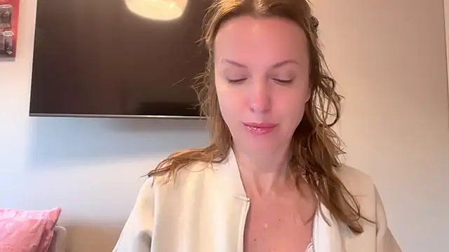 Snapshot of RachellAmazing chatting on March 19, 2025, 6:14 am RachellAmazing online show from March 19, 2025, 6:14 am