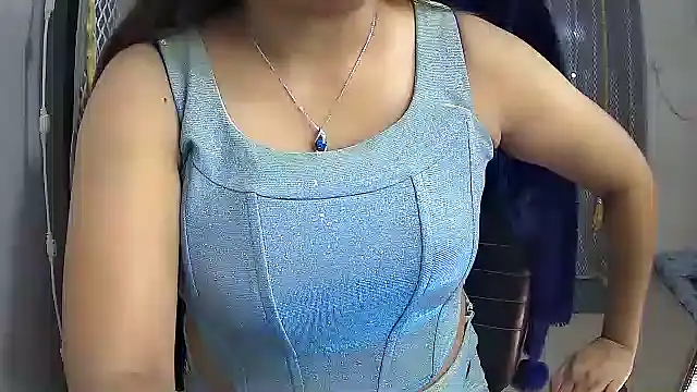 Snapshot of avav_love chatting on February 17, 2025, 3:33 pm avav love online show from February 17, 2025, 3:33 pm