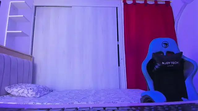 Snapshot of Lunastar02 chatting on January 18, 2026, 2:09 pm Lunastar02 online show from January 18, 2026, 2:09 pm