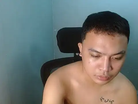 Snapshot of xsweetasian69x chatting on April 1, 2026, 1:23 pm xsweetasian69x online show from April 1, 2026, 1:23 pm