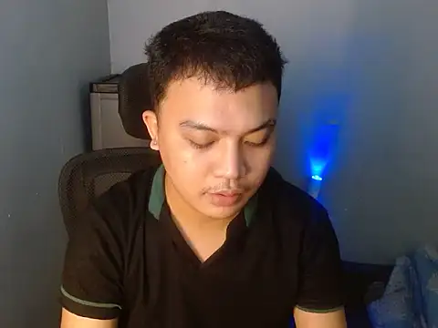 Snapshot of xsweetasian69x chatting on April 10, 2026, 2:35 pm xsweetasian69x online show from April 10, 2026, 2:35 pm