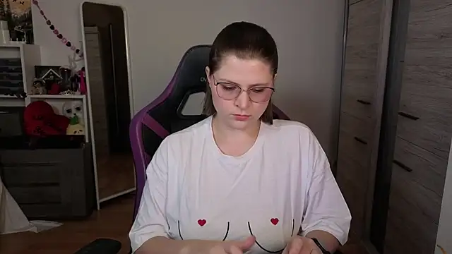 TinniAngel online show from February 8, 2026, 5:54 pm