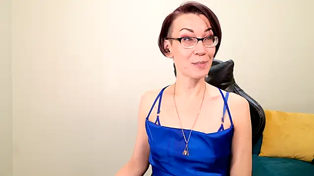 EveEnigma online show from February 19, 2025, 1:39 pm