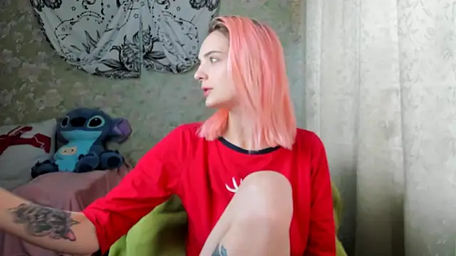 Snapshot of Cutie_Adelia chatting on January 20, 2025, 9:35 am Cutie Adelia online show from January 20, 2025, 9:35 am