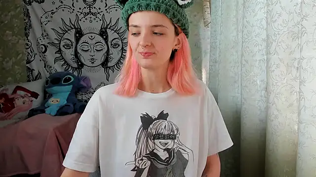 Snapshot of Cutie_Adelia chatting on February 6, 2025, 8:18 am Cutie Adelia online show from February 6, 2025, 8:18 am