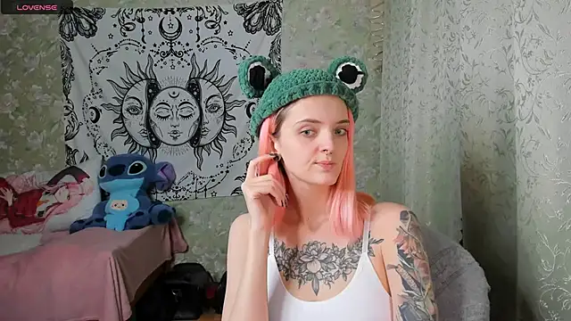 Snapshot of Cutie_Adelia chatting on January 7, 2025, 4:05 pm Cutie Adelia online show from January 7, 2025, 4:05 pm