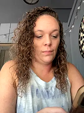 AuroraSummers online show from September 8, 2025, 3:11 pm