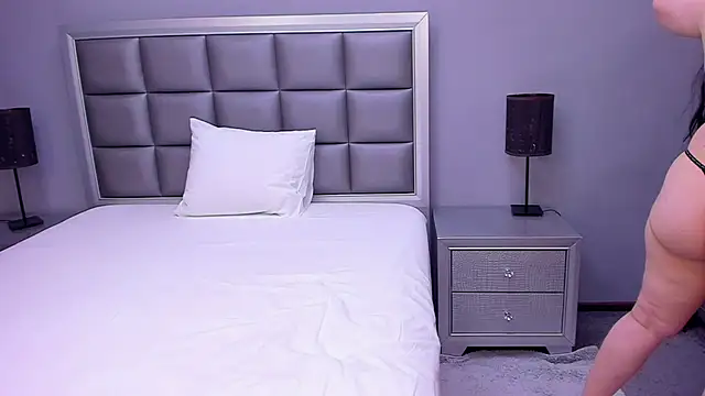 Snapshot of HellennSweet chatting on November 12, 2025, 5:00 am HellennSweet online show from November 12, 2025, 5:00 am