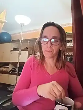 Dettybitch40 online show from November 10, 2025, 4:12 pm