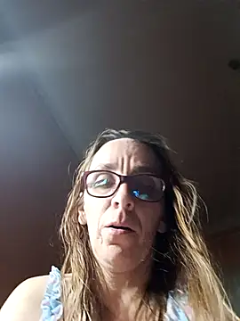 Dettybitch40 online show from October 15, 2025, 6:49 pm