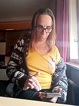 Dettybitch40 online show from October 7, 2025, 8:37 am