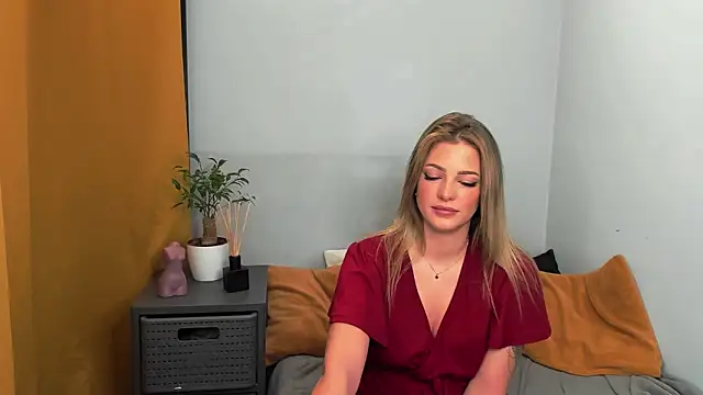 LilyBlondee online show from February 1, 2025, 11:53 am