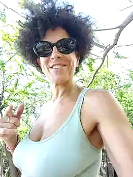 LightedWoman online show from March 11, 2025, 11:44 am