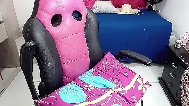 isabelasex1 online show from March 12, 2026, 1:37 pm