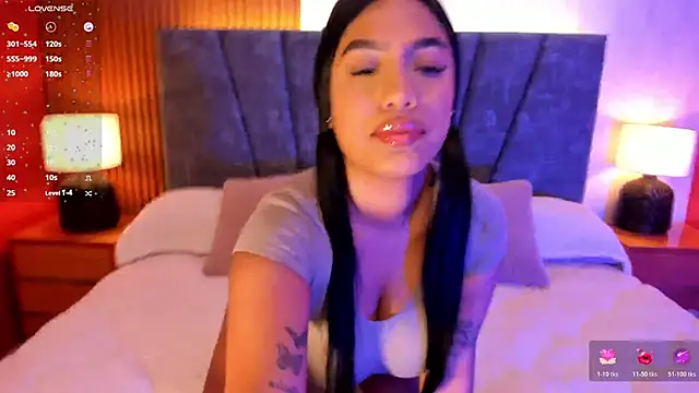 Sara mocca  online show from November 21, 2025, 7:24 pm