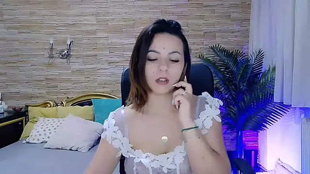 PlayfulElla online show from February 25, 2025, 10:04 am