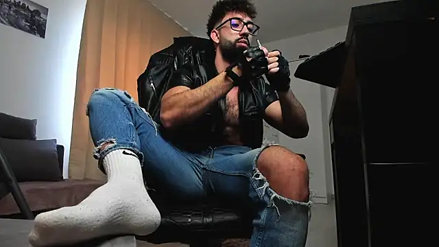 liamaesthetic online show from February 16, 2026, 7:40 am