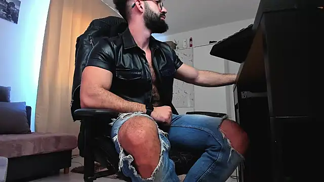 liamaesthetic online show from February 27, 2026, 7:19 am