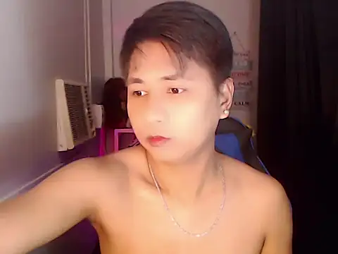 khael moreno online show from November 19, 2025, 1:16 am