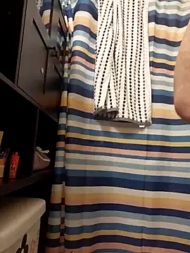 bootiebby online show from May 26, 2026, 11:30 am