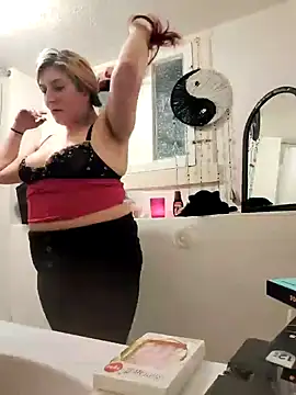 Snapshot of bootiebby chatting on January 22, 2025, 8:18 am bootiebby online show from January 22, 2025, 8:18 am