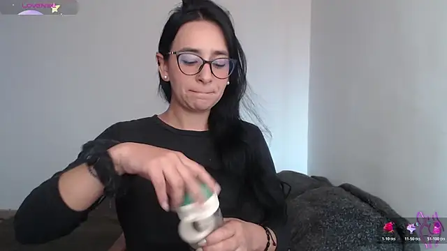 Snapshot of party2col chatting on February 12, 2026, 4:18 pm party2col online show from February 12, 2026, 4:18 pm