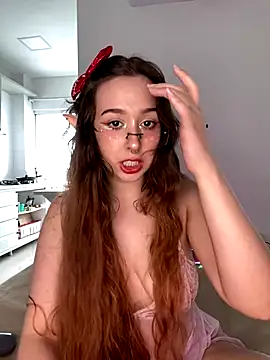 Snapshot of tsuki_chan_on chatting on December 16, 2025, 3:16 pm tsuki chan on online show from December 16, 2025, 3:16 pm