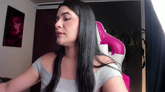 Emilyjhonson 01 online show from May 31, 2026, 4:24 pm