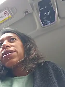 Goldenlace online show from November 5, 2025, 11:13 am