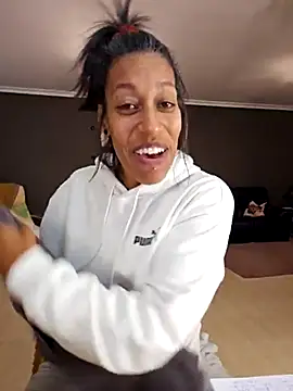 Goldenlace online show from March 20, 2025, 11:12 pm