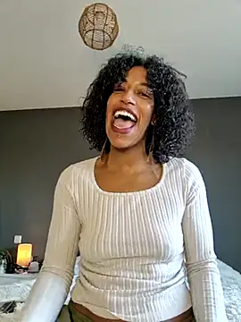 Goldenlace online show from February 14, 2025, 10:49 am