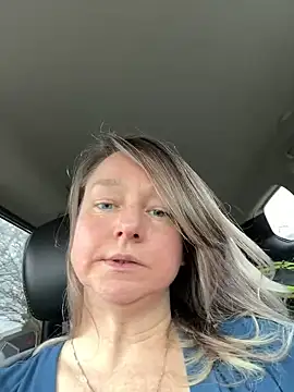 Vivian MayXxX online show from February 15, 2025, 9:39 pm