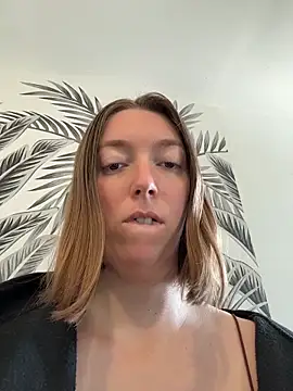 Snapshot of Daisy_Michto_Officiel chatting on June 9, 2026, 9:32 am Daisy Michto Officiel online show from June 9, 2026, 9:32 am