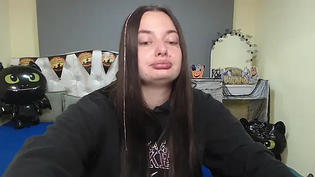 MilanaPrice online show from November 2, 2025, 8:08 am