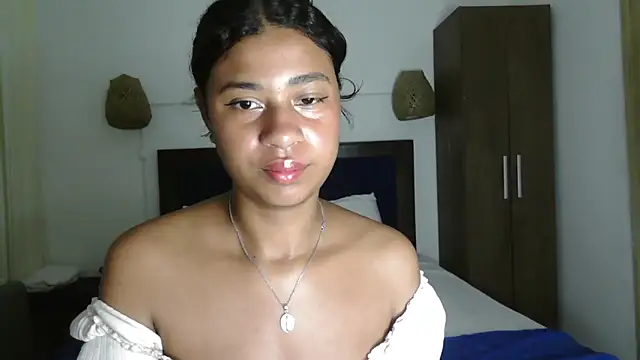 dark enchantress  online show from March 29, 2026, 10:33 pm