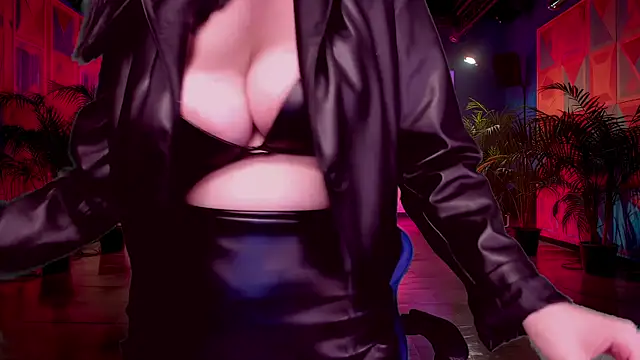 Snapshot of RoseBlooom chatting on October 5, 2025, 10:17 am RoseBlooom online show from October 5, 2025, 10:17 am