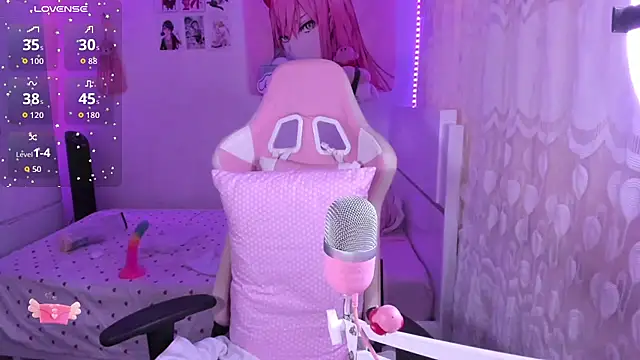 mia kawaii05 online show from September 10, 2025, 8:19 pm