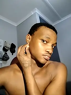 Lue3333 online show from April 3, 2026, 11:00 pm