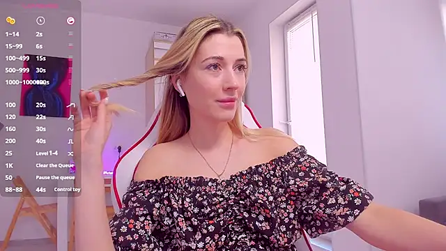 HotCarolineXO online show from March 9, 2025, 12:09 pm